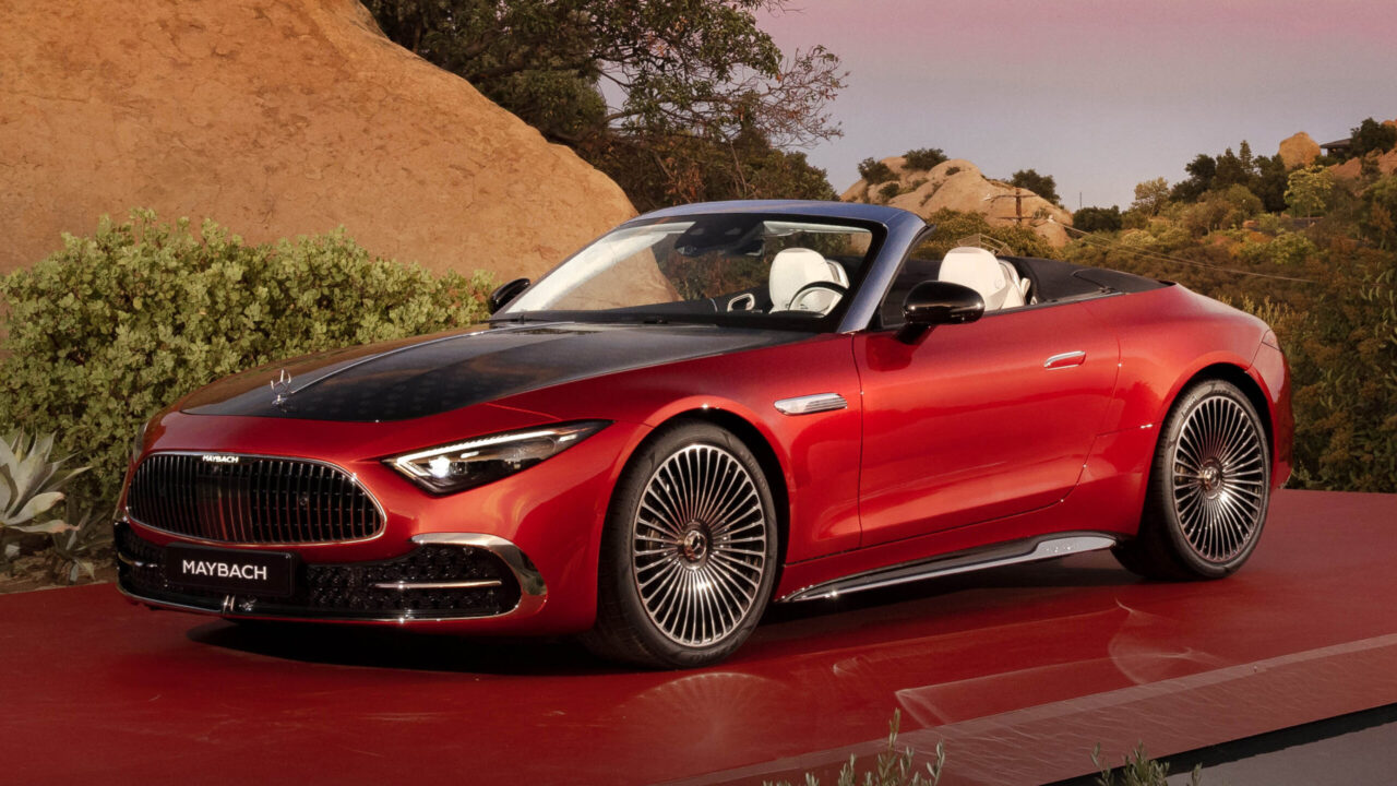 Der neue Mercedes-Maybach SL 680 Monogram Series für das ultimative Open-Air-Erlebnis (vorläufige Werte, Energieverbrauch kombiniert: 13,7l/100 km; CO2-Emissionen kombiniert: 312 g/km; CO2-Klasse: G) 

The all-new Mercedes-Maybach SL 680 Monogram Series, for the ultimate open-air experience  (provisional figures, combined energy consumption: 13.7 l/100 km; combined CO2emissions: 312 g/km; CO2 class: G)