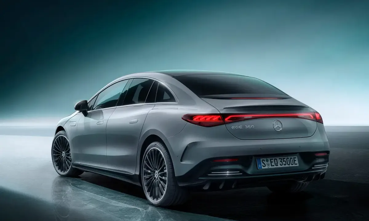 mercedes-benz-eqe